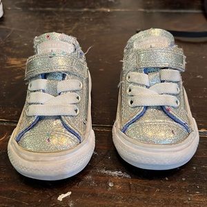Glitter shiny size 2 baby girl Converse